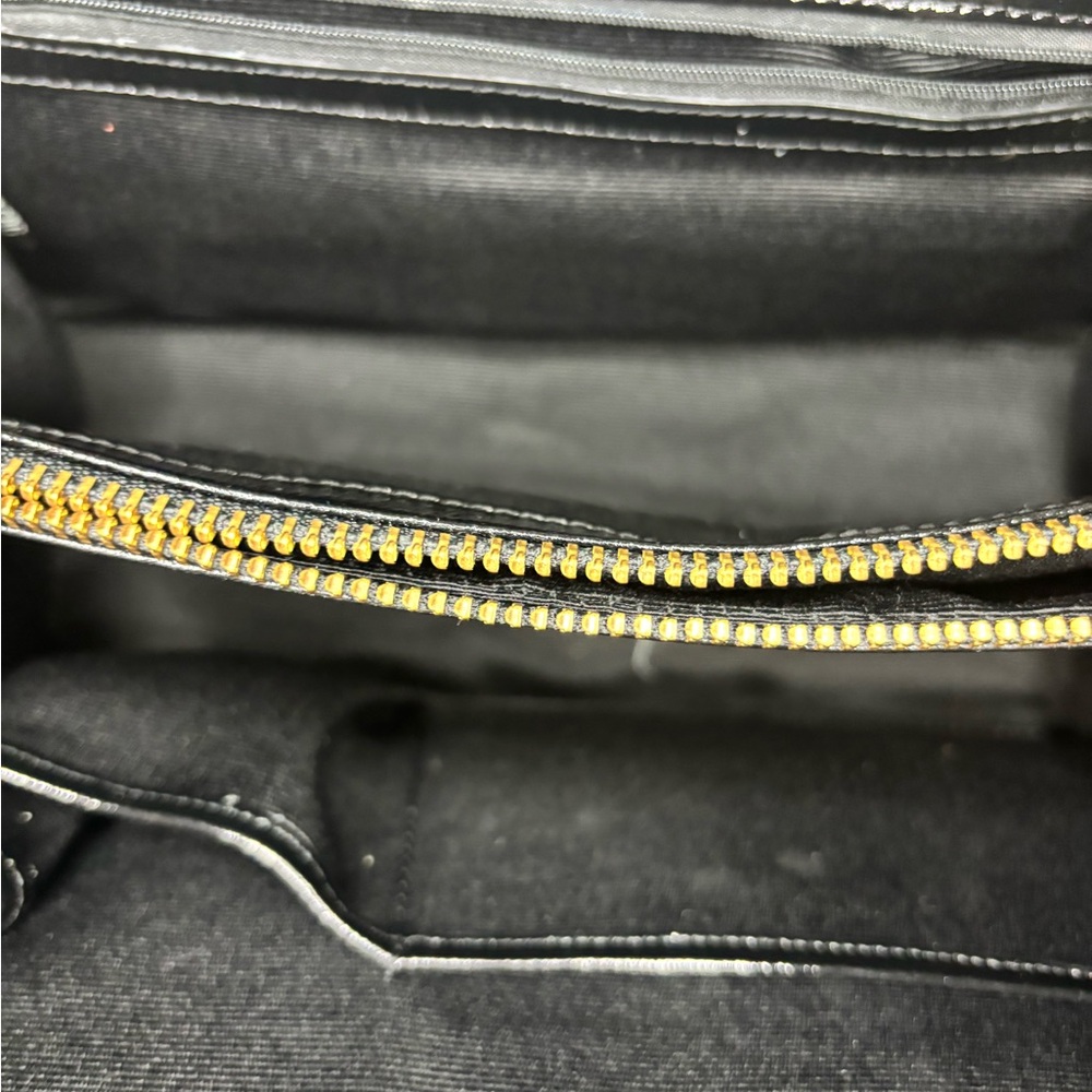 BCBG max azria hand bag - Picture 5 of 7